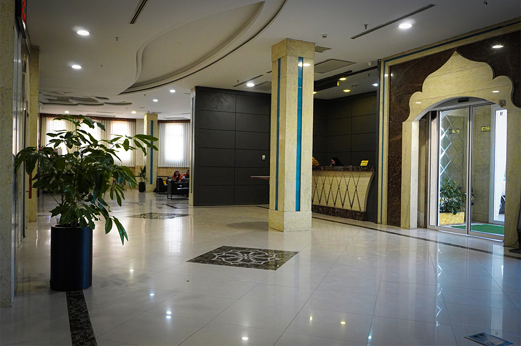 نمای ظاهری  زائر سرای فدک 